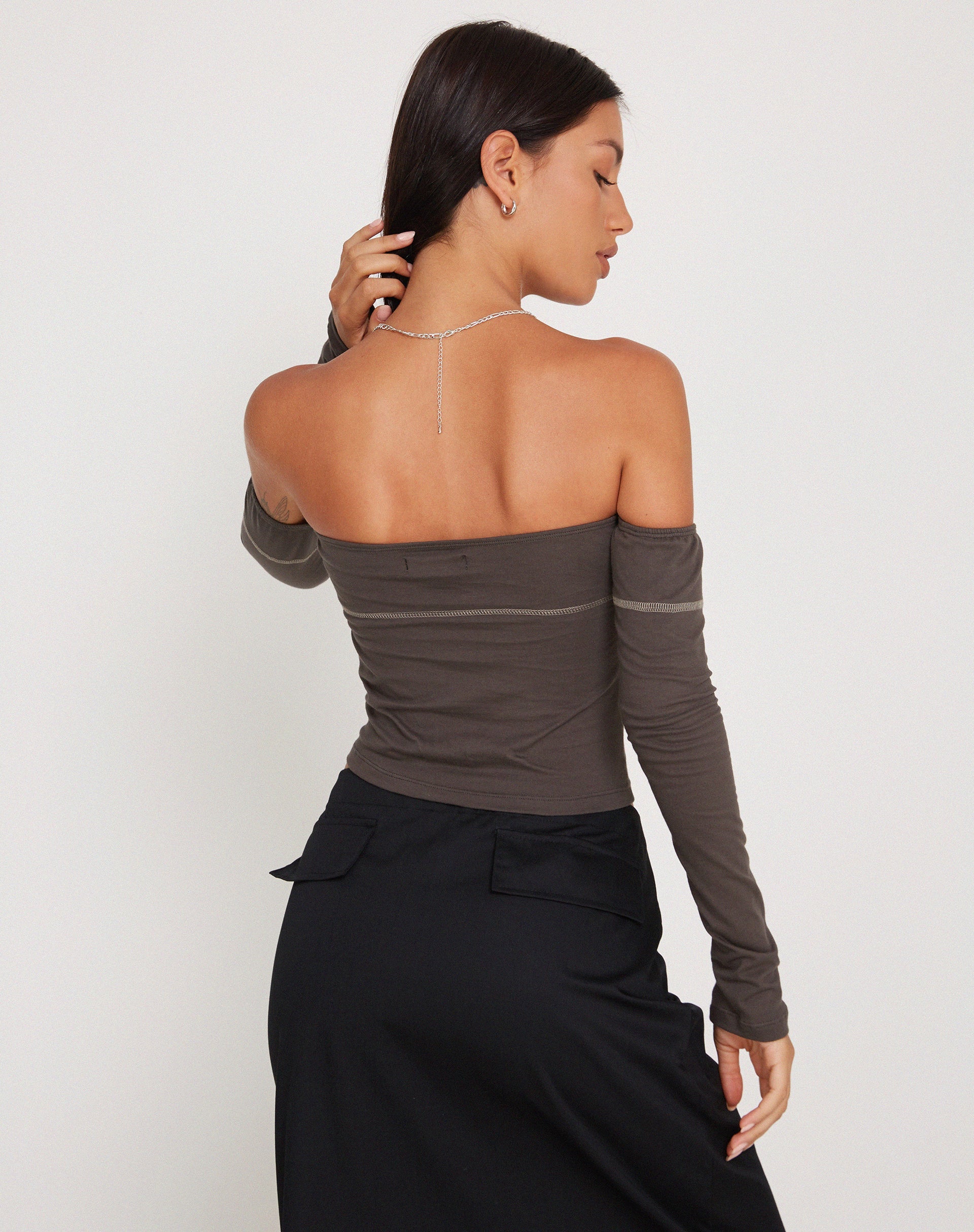 Afbeelding van Lan Lange Mouw Top in Gunmetal met Grijze Top Stitch