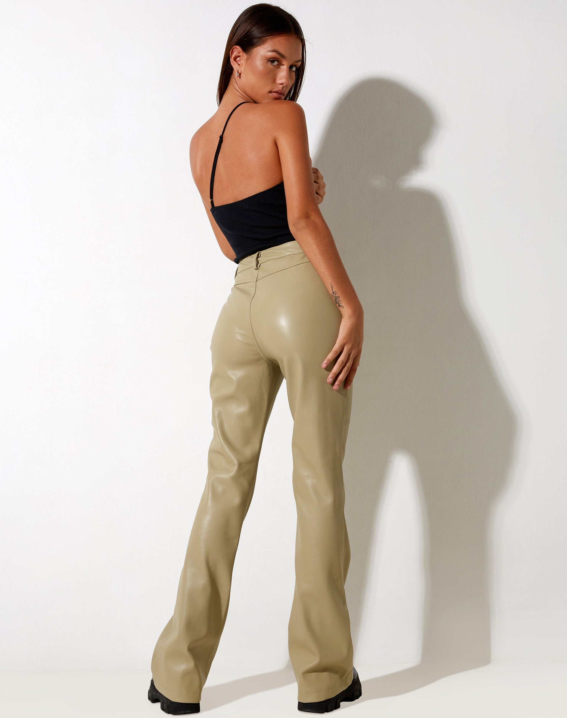 Afbeelding van Zoven Flare Broek in Pu Sage