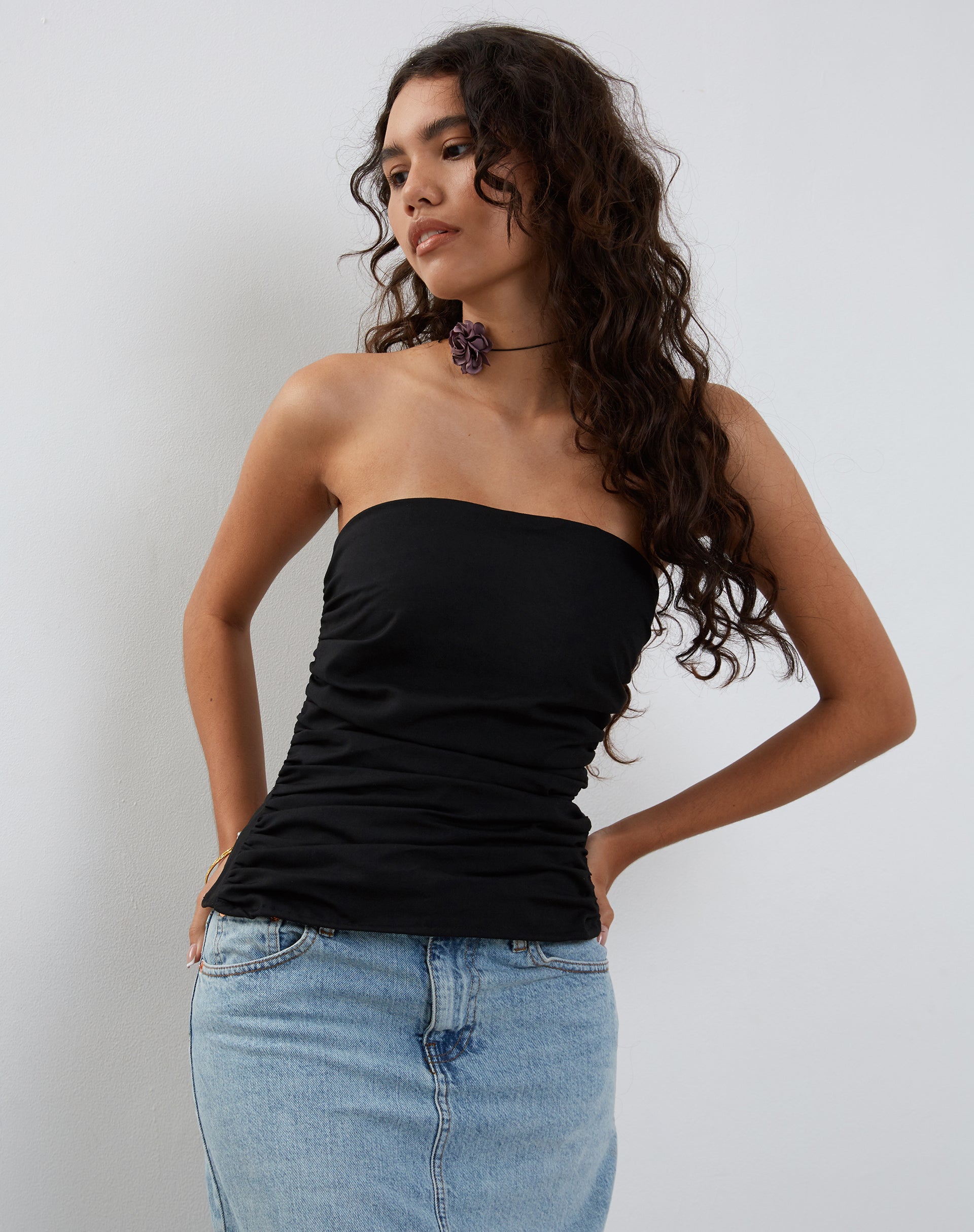 Afbeelding van Tahari Stropdasrug Longline Tube Top in Zwart