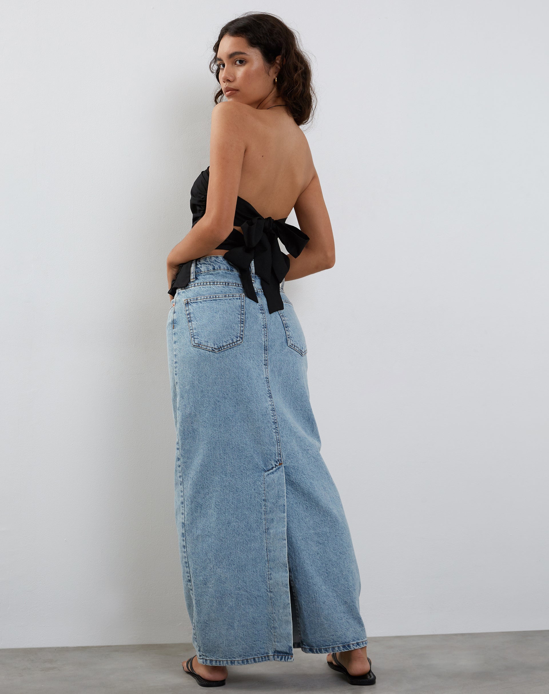Afbeelding van Tahari Stropdasrug Longline Tube Top in Zwart