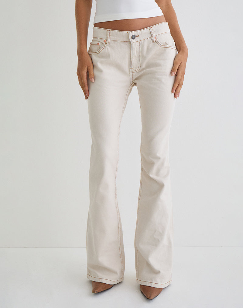 Stijve Low Rise Flare Jeans in Off White