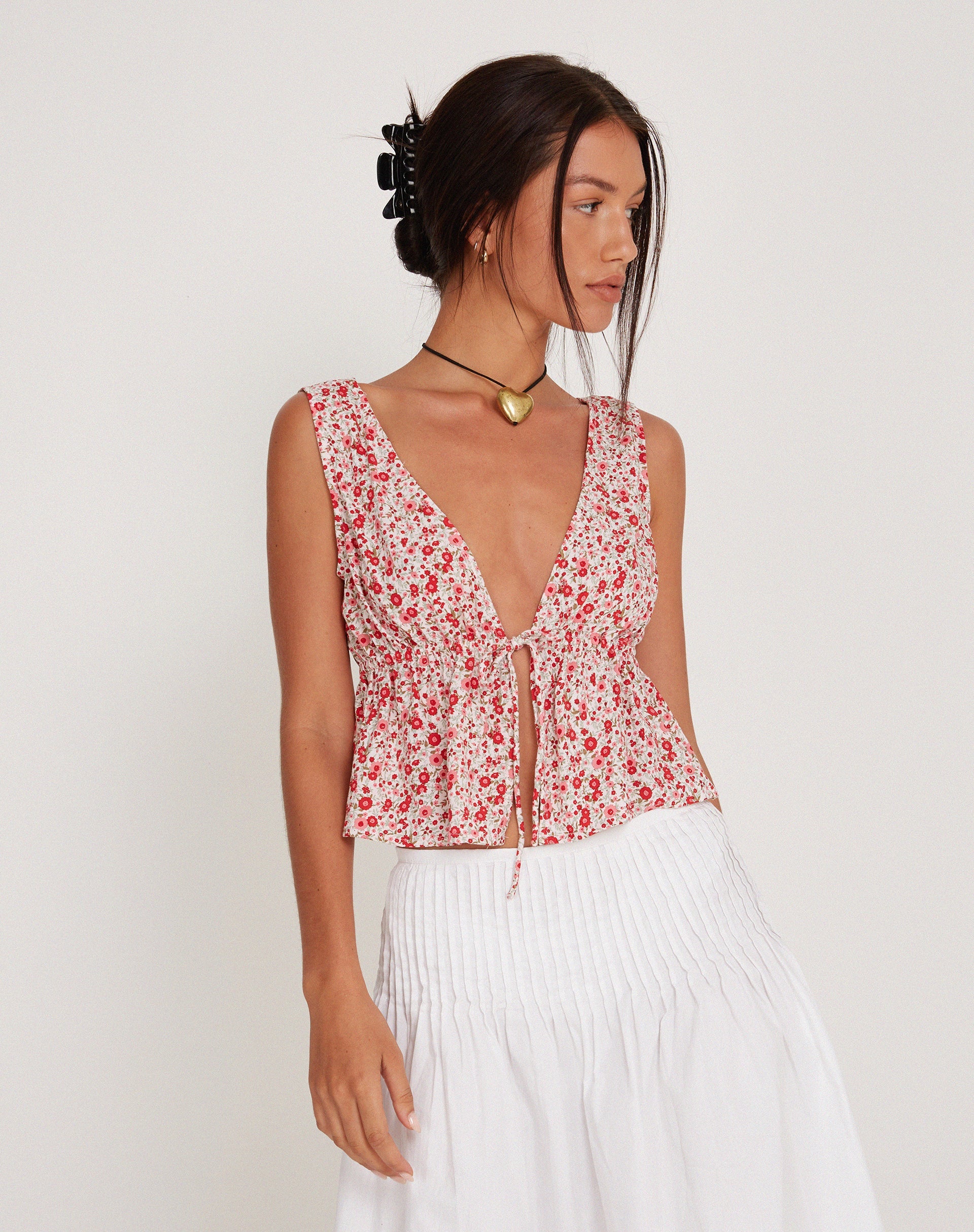 Afbeelding van Rolia Top met striksluiting in Ditsy Floral Blush Red