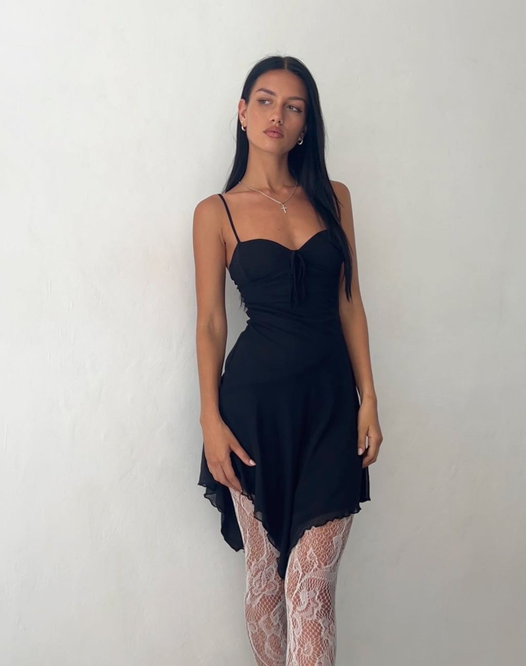 Romily Mini jurk met striksluiting in zwart mesh