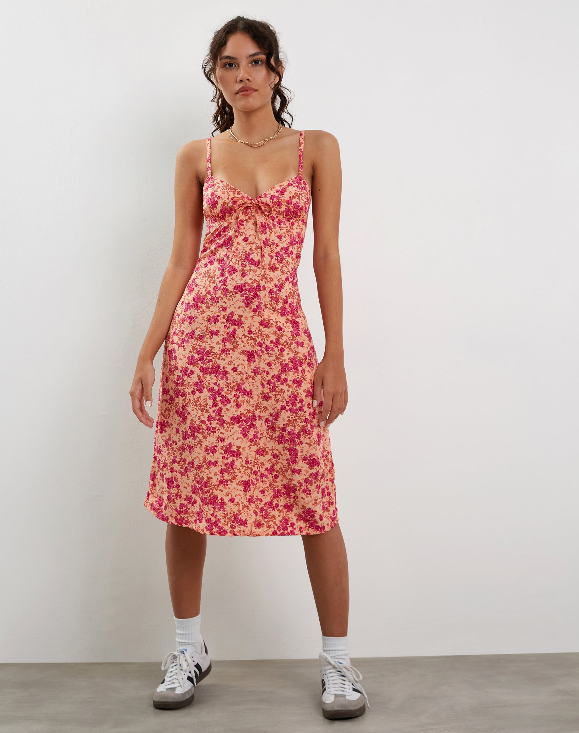 Afbeelding van Ronsha Midi Dress in Dark Wild Flower Cantaloupe