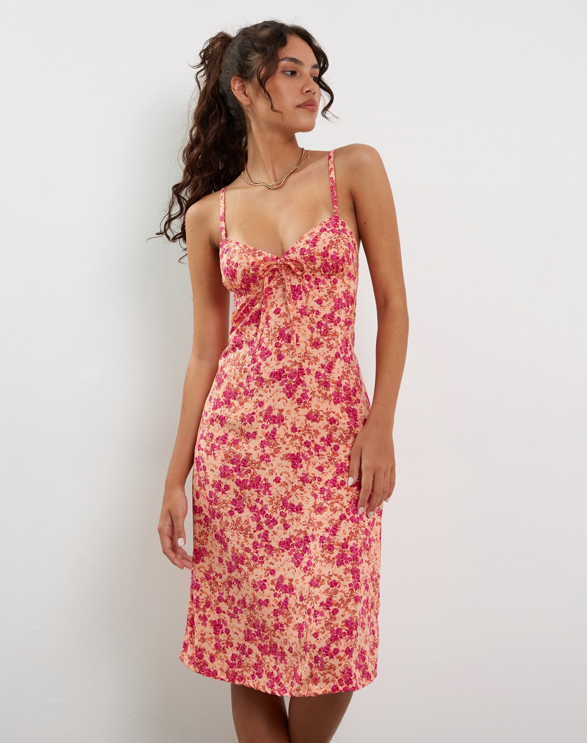 Afbeelding van Ronsha Midi Dress in Dark Wild Flower Cantaloupe
