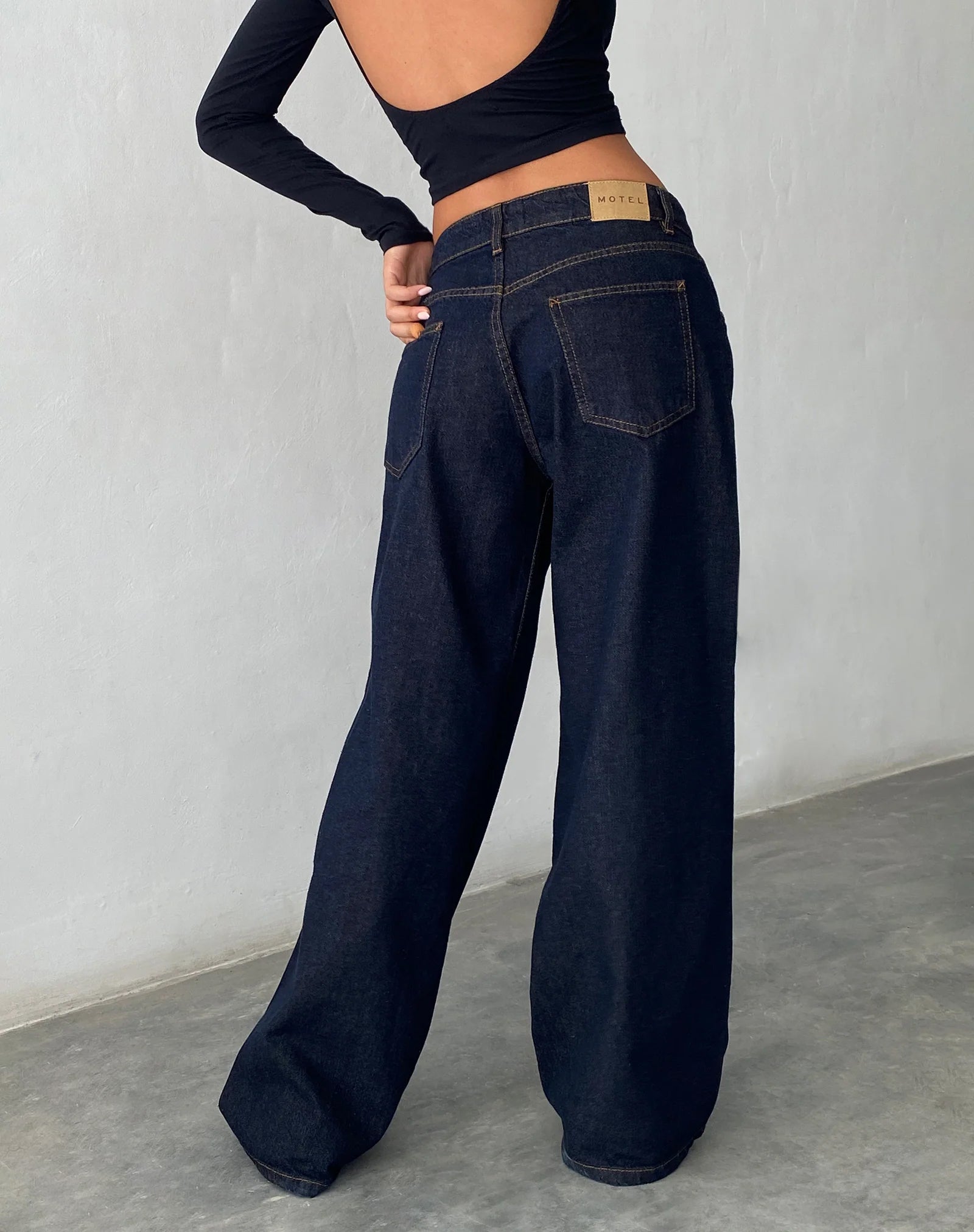 Afbeelding van Roomy Extra Wide Low Rise Jeans in Indigo