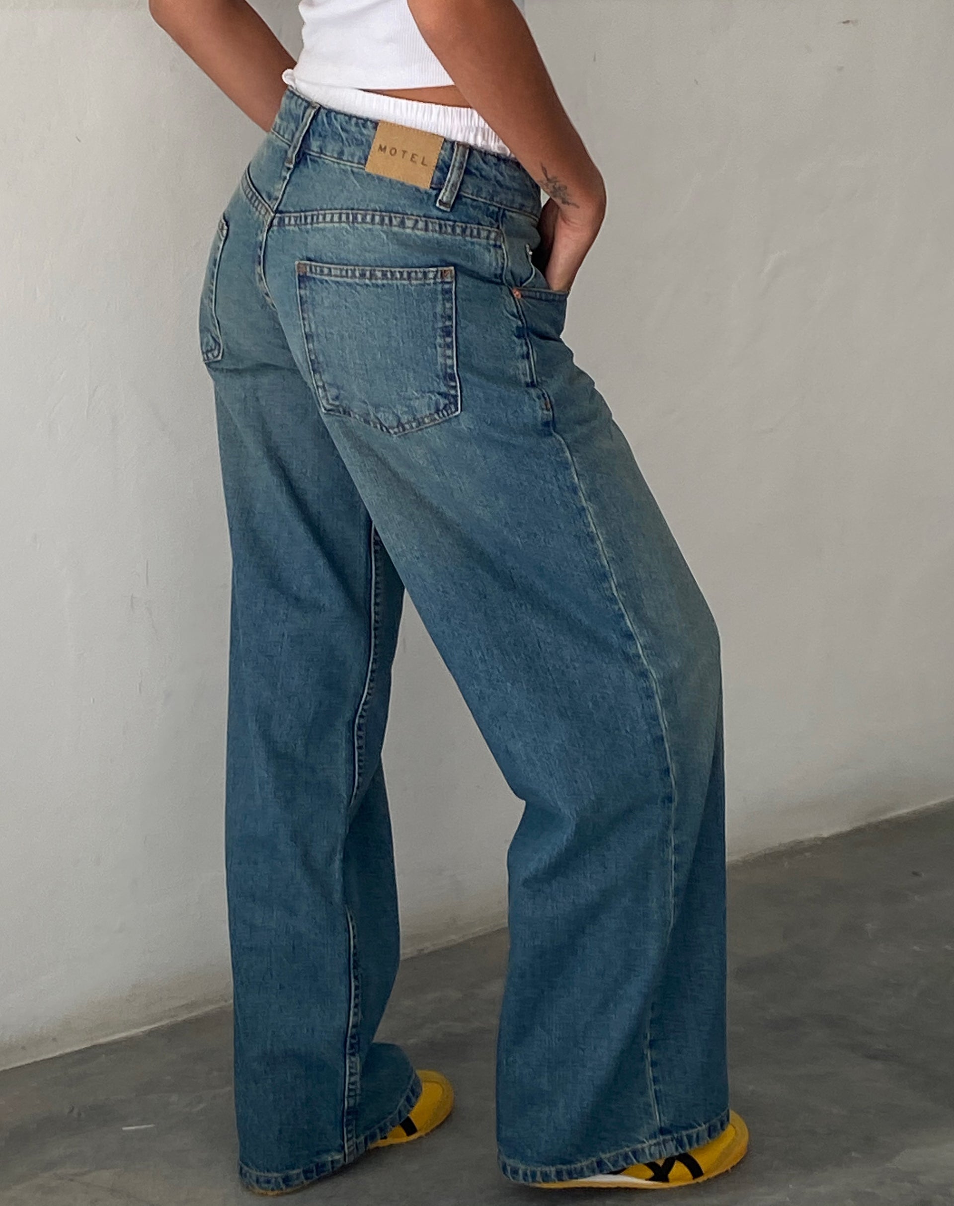 Afbeelding van Roomy Extra Wide Low Rise Jeans in Vintage Blue Green