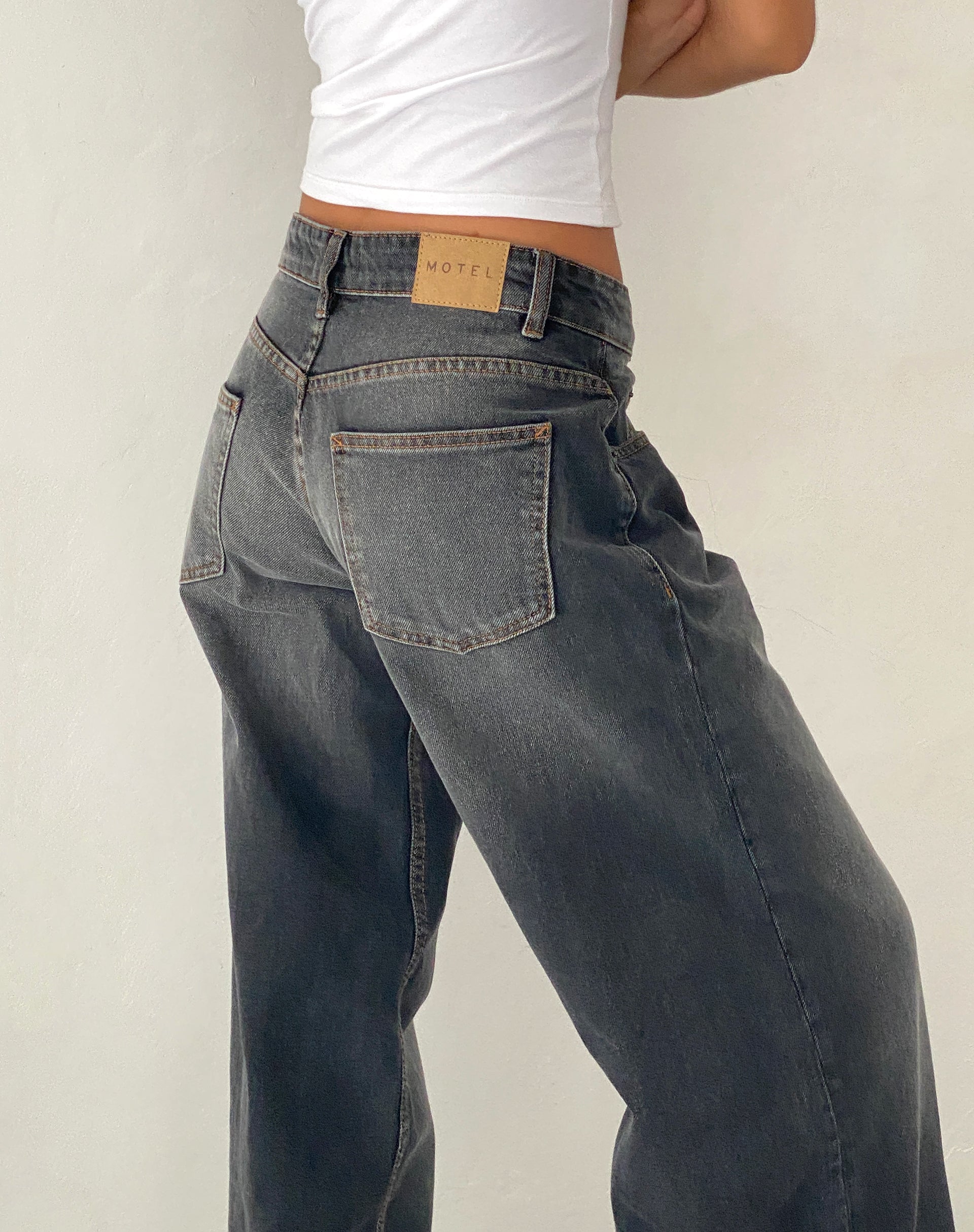 Afbeelding van Roomy Extra Wide Low Rise Jeans in Grijs Used Bleach