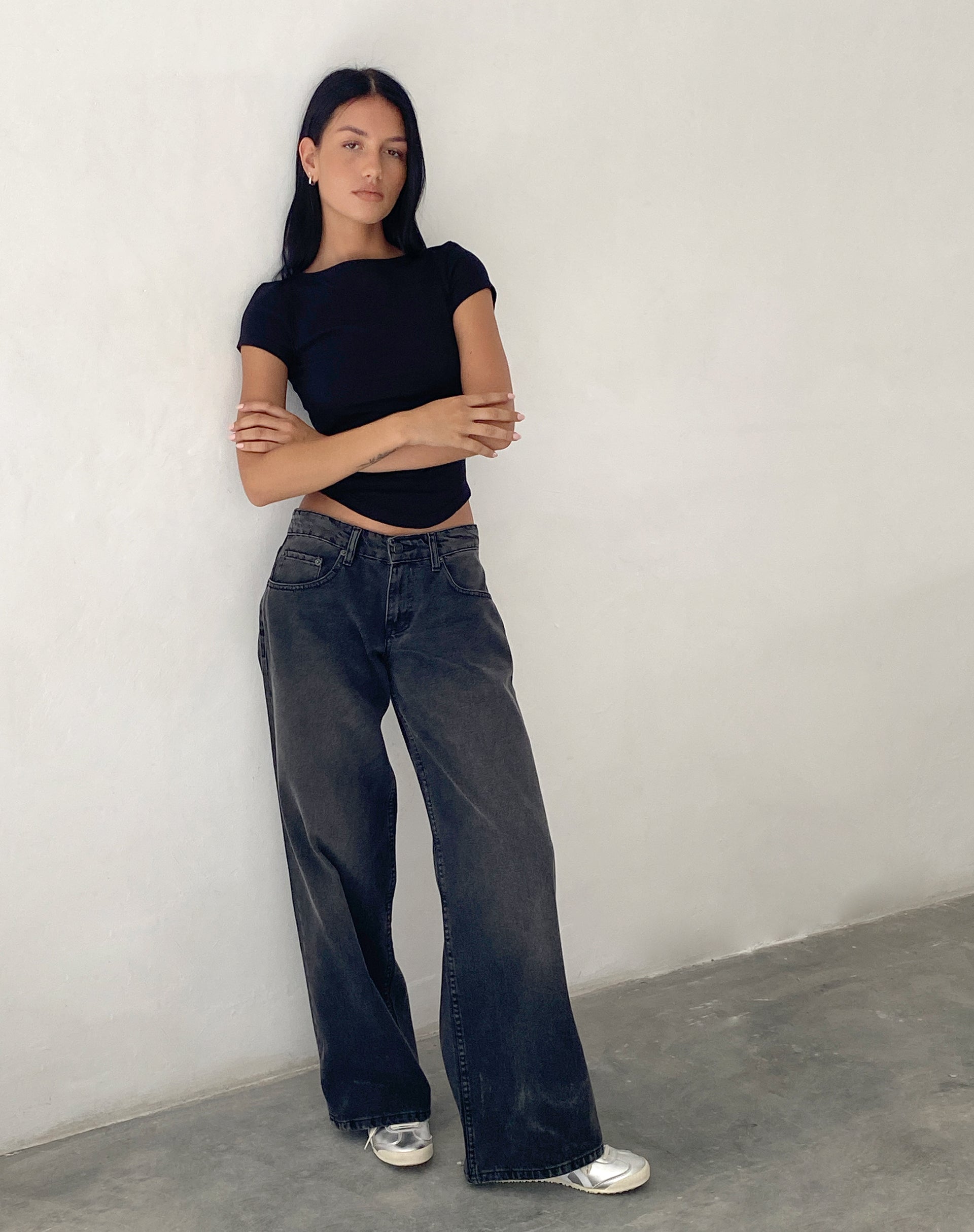 Afbeelding van Roomy Extra Wide Low Rise Jeans in Washed Black Grey