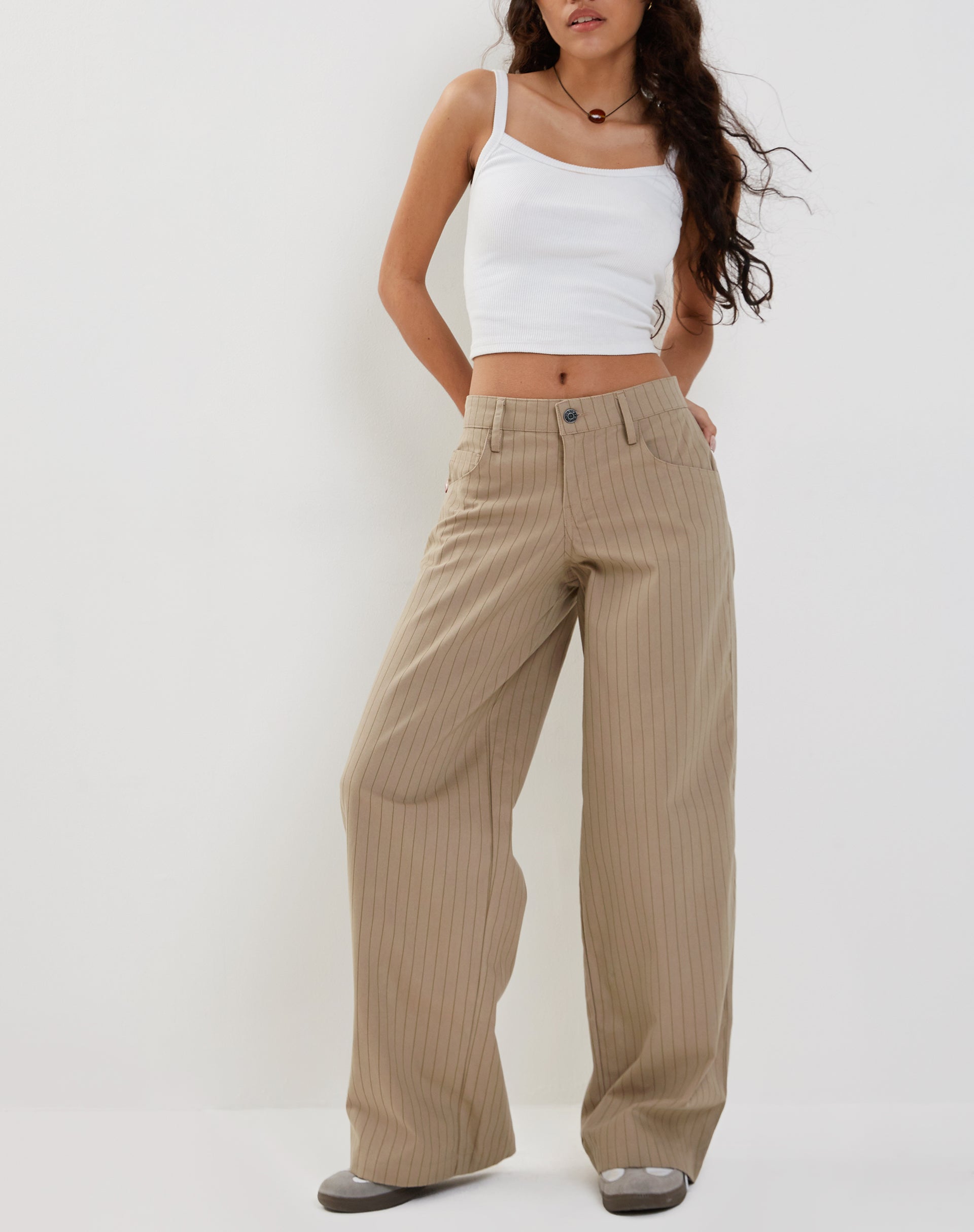 Afbeelding van Roomy Low Rise Extra Wide Broek in Pinstripe Stone