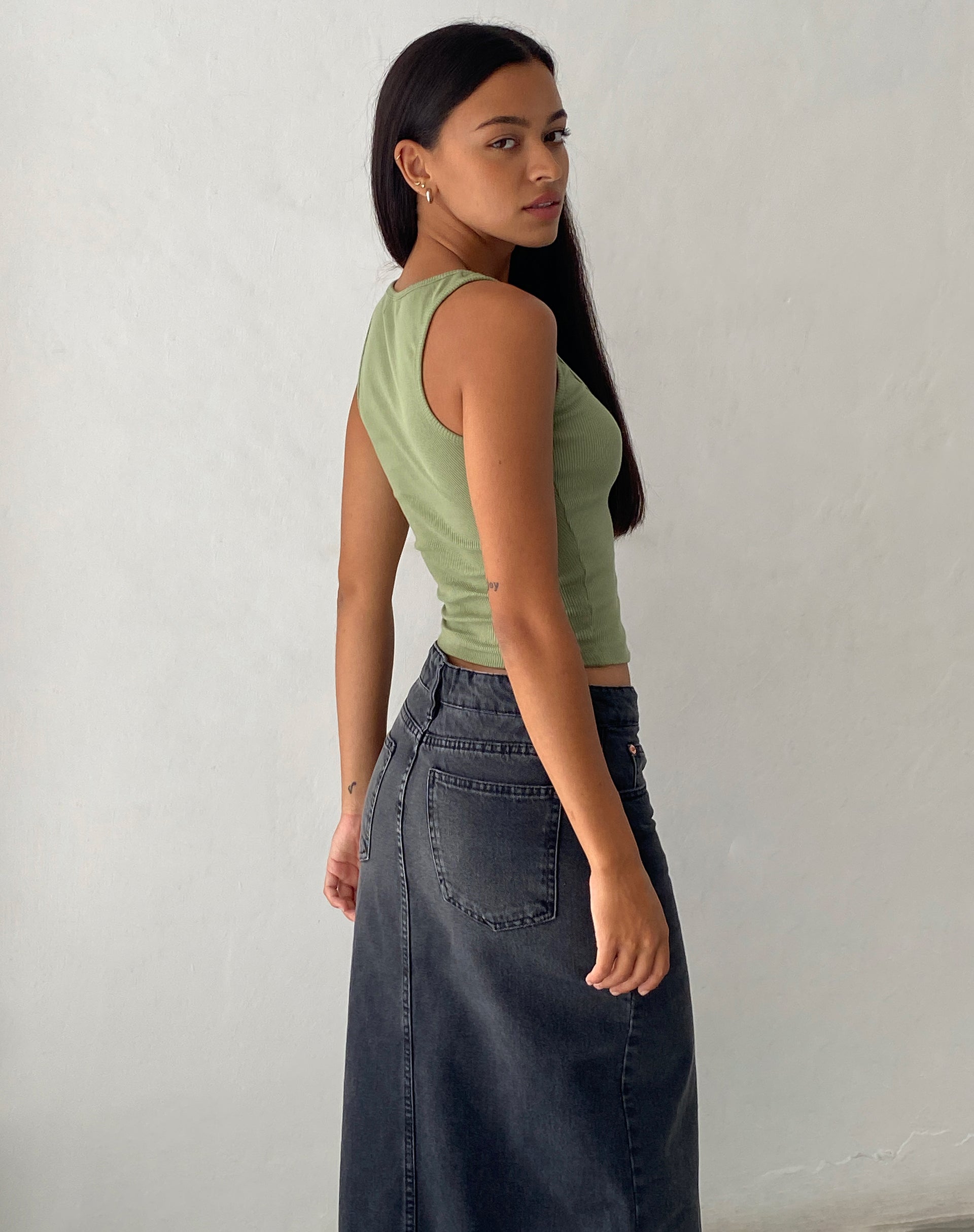 Afbeelding van Roxe Geribd Vest Top in Dark Sage
