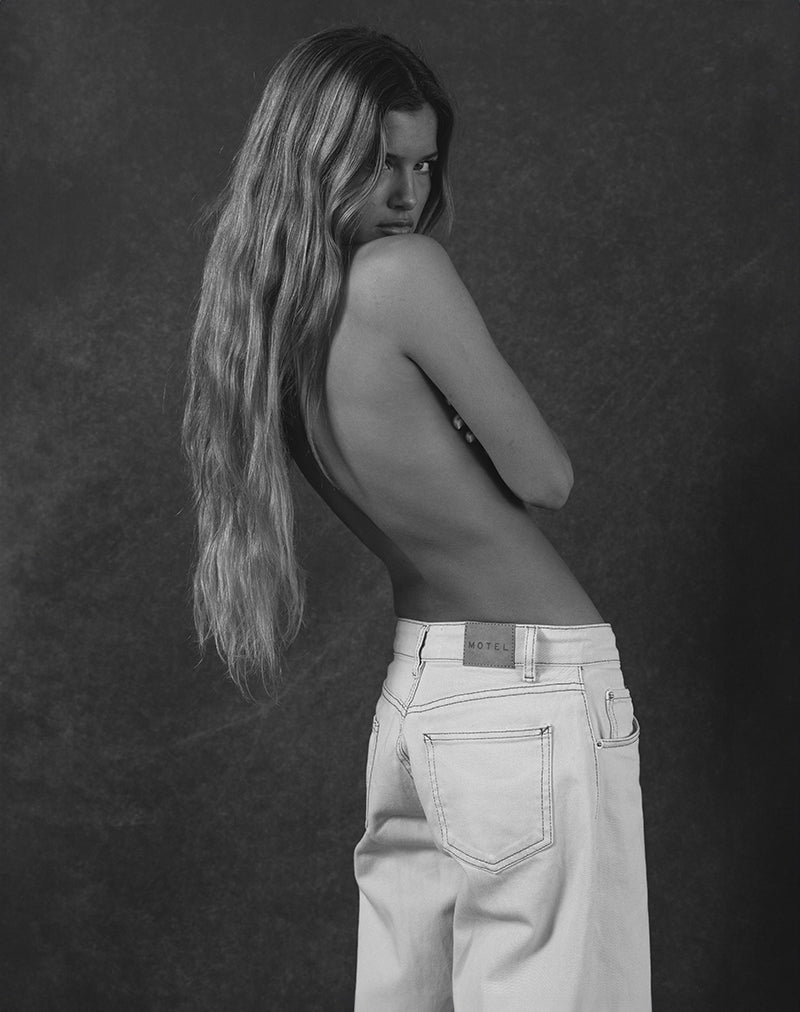 Afbeelding van Roomy Extra Wide Low Rise Jeans in Off White
