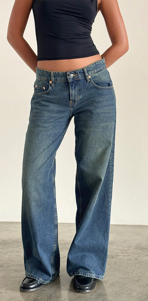 Afbeelding van Roomy Extra Wide Low Rise Jeans in Helderblauw