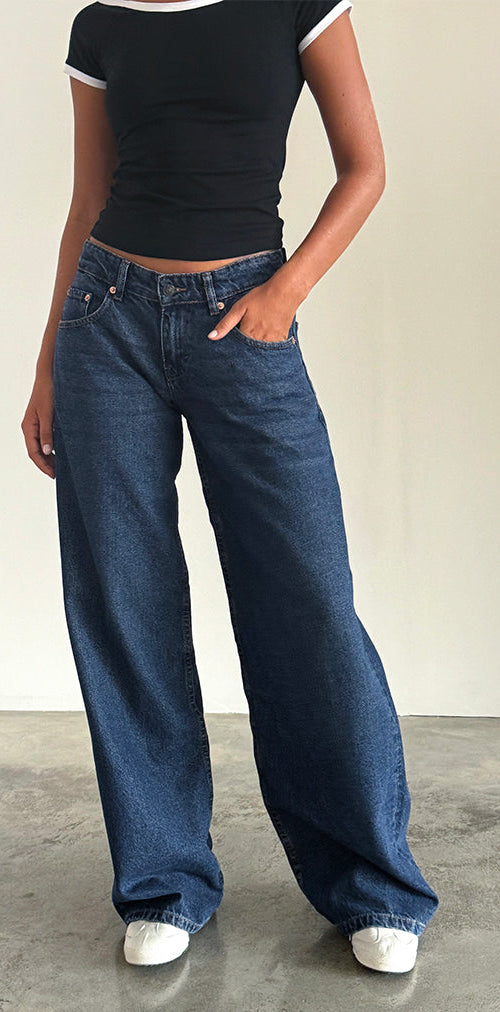 Afbeelding van Roomy Extra Wide Low Rise Jeans in Mid Indigo Blue