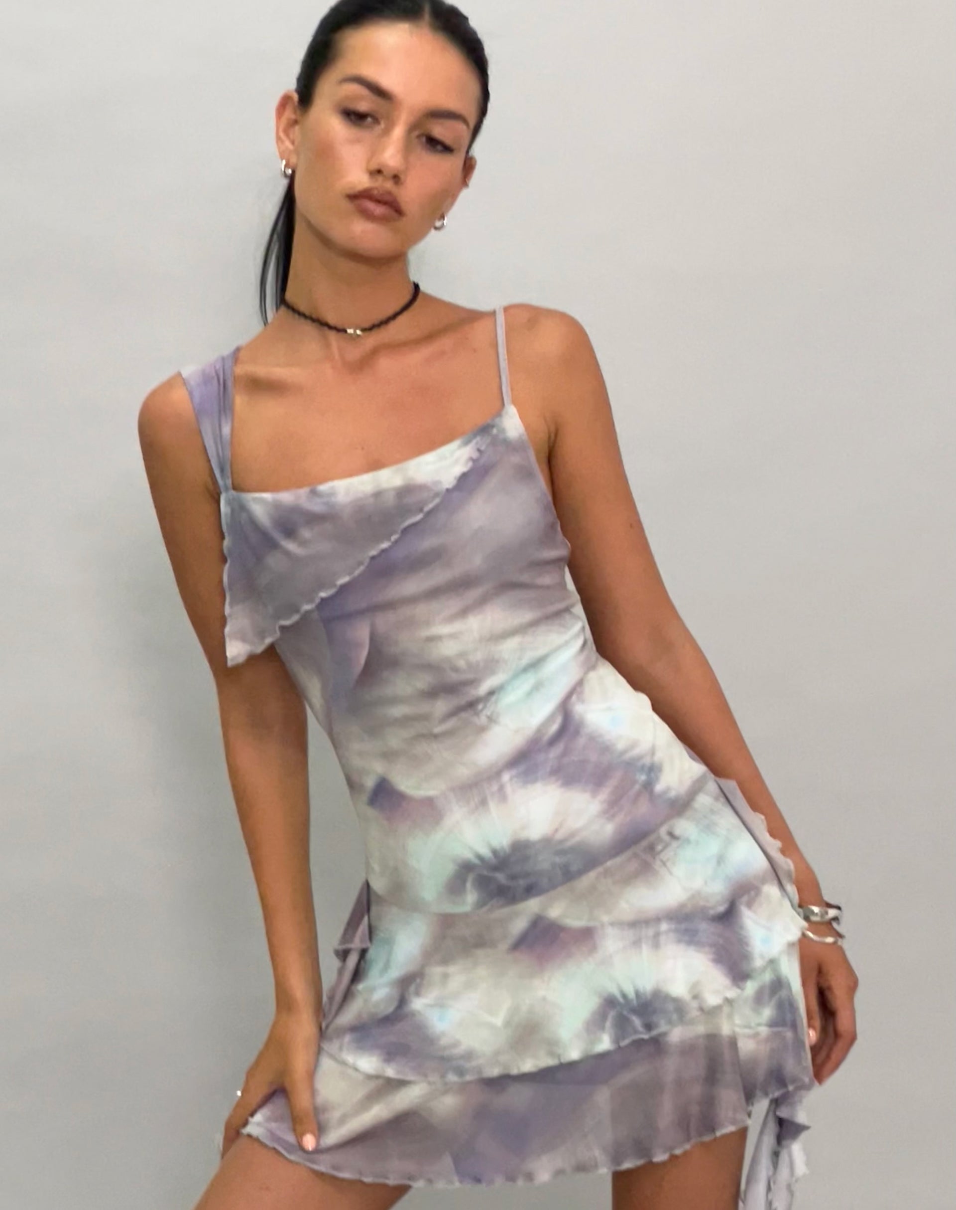 Afbeelding van Sabit Mesh Mini Dress in bedrukt parelmoer Shell