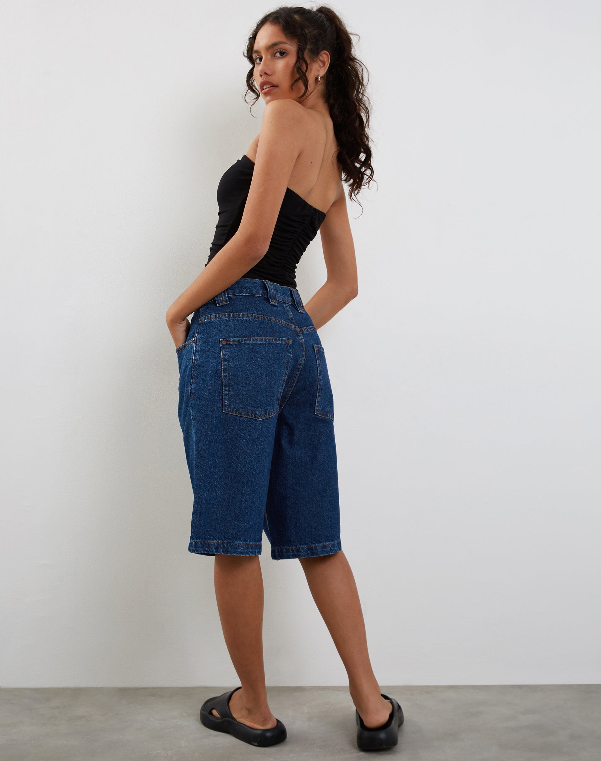 Afbeelding van Sajna Bandeau Top met ruches in zwart