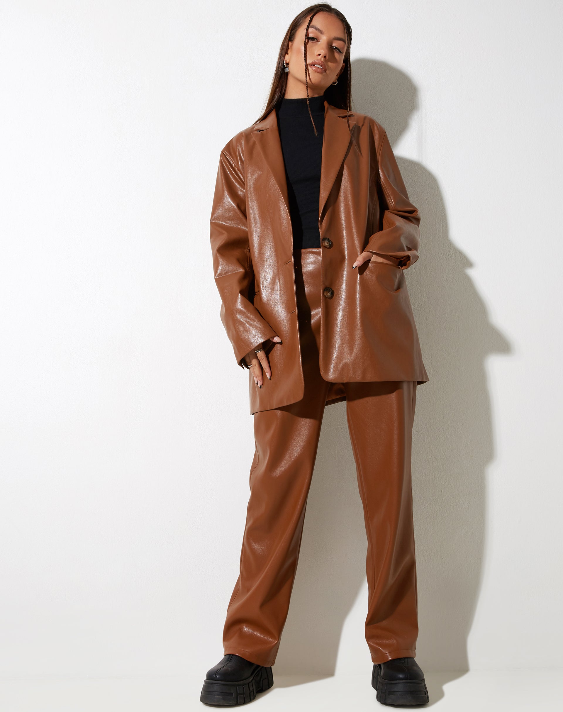 Afbeelding van MOTEL X IRIS Patria broek in PU Chocolade
