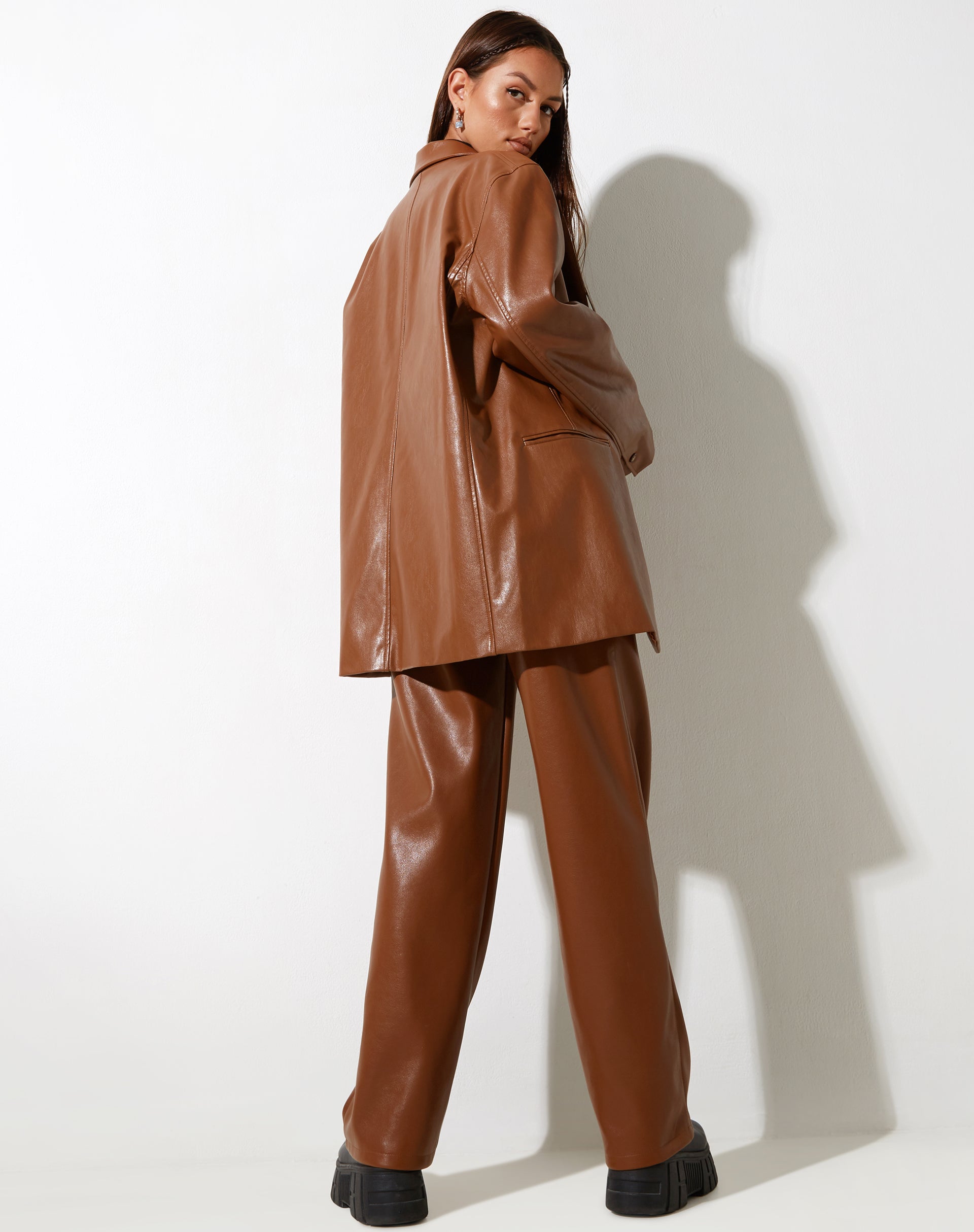 Afbeelding van MOTEL X IRIS Patria broek in PU Chocolade