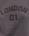 Donkergrijs met Londenprint en bruine band