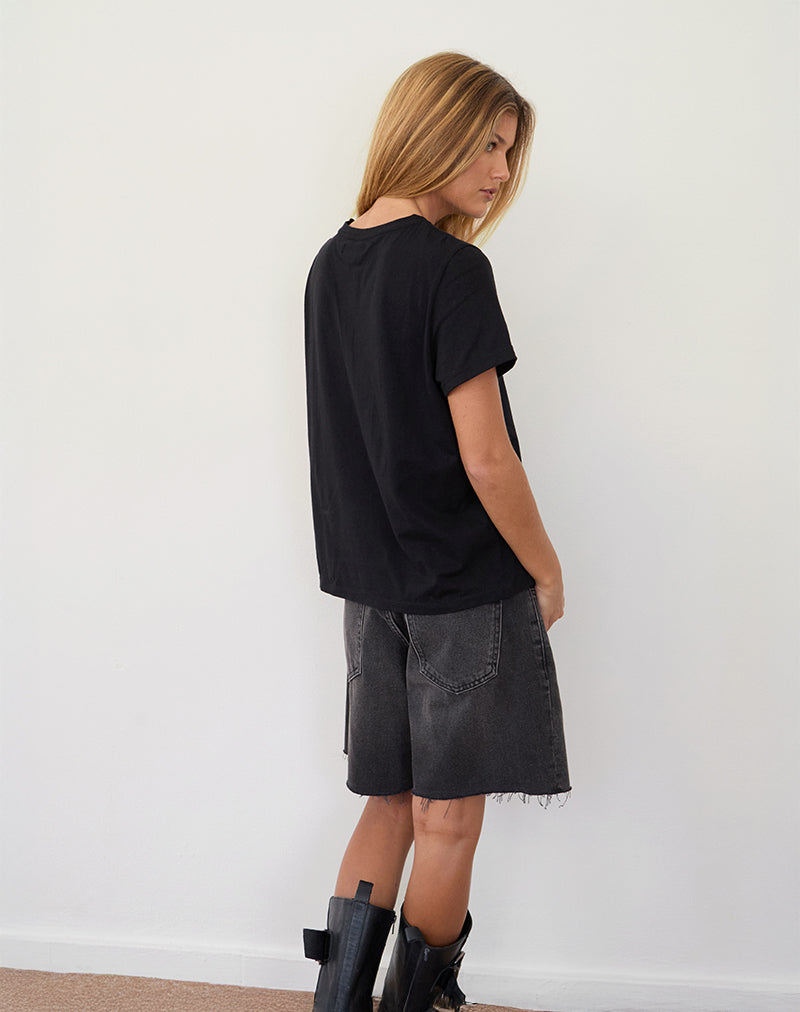 Afbeelding van Saki T-shirt in zwart met don't message me graphic