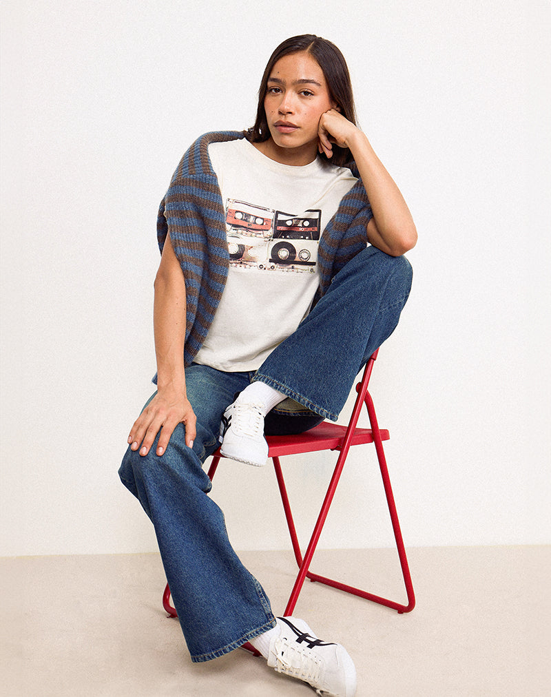 Afbeelding van Saki T-shirt in Ivoor met Retro Cassette Motief