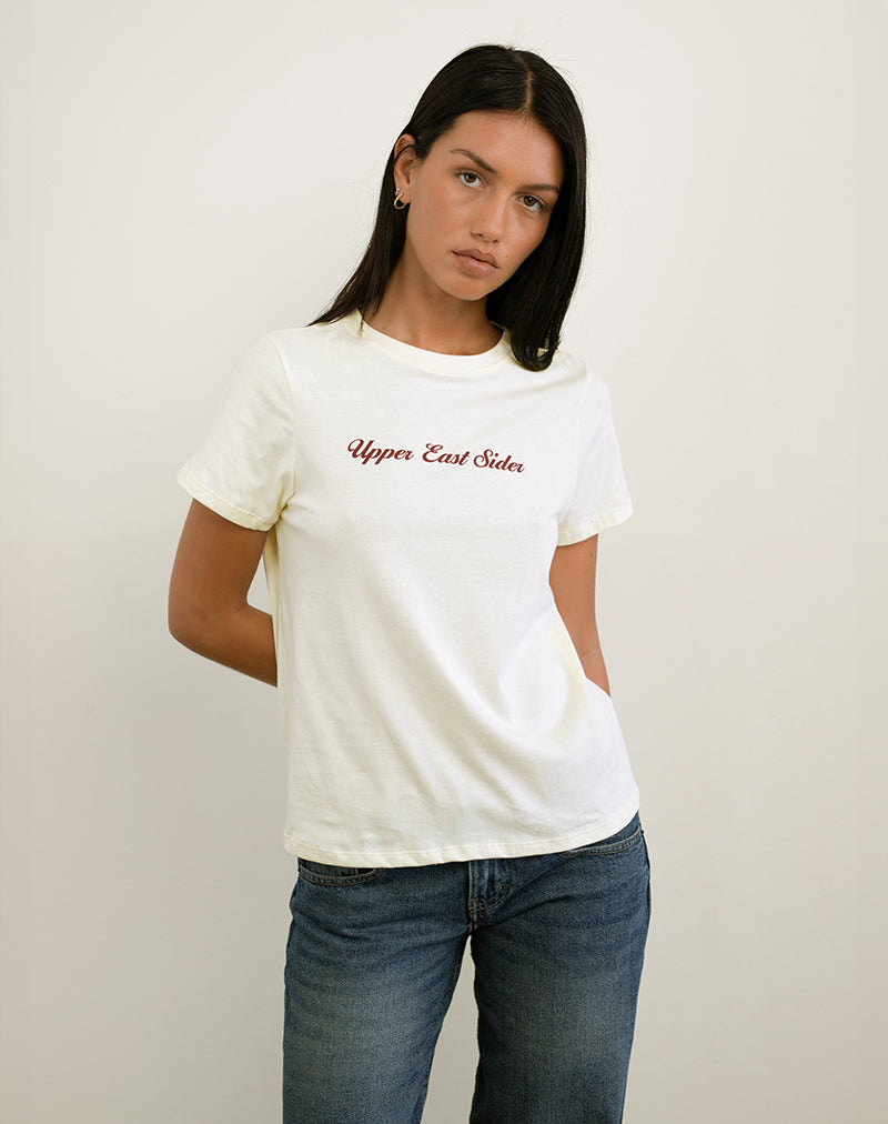 Saki T-shirt in ivoor met Upper East Sider print
