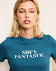 Afbeelding van Saki T-shirt in mediterraan blauw met She's Fantastic slogan
