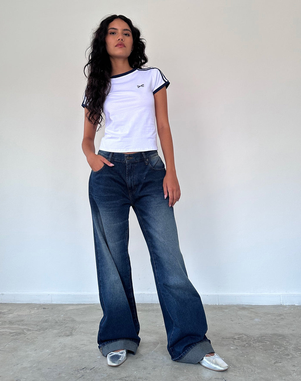 Salda Sporty T-shirt in Wit met Navy Binding