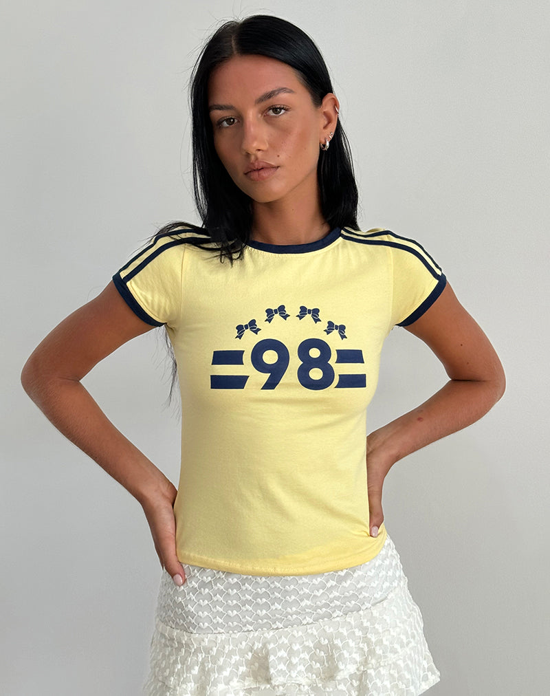 Afbeelding van Salda T-shirt in Limonade met Navy Binding en '98' Emb