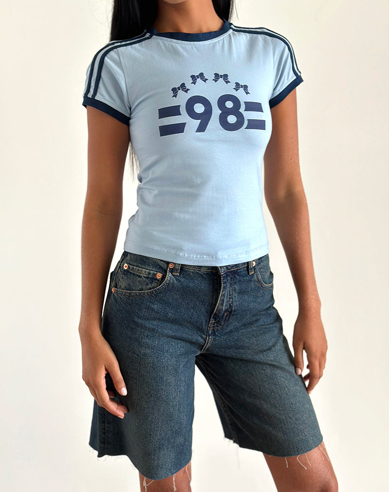 Salda T-shirt in Nantucket Blue met marinebies en '98' opdruk