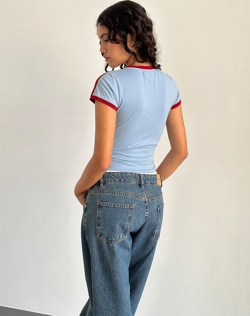 Afbeelding van Salda Tee in Nantucket Blue met Adrenaline Red Binding