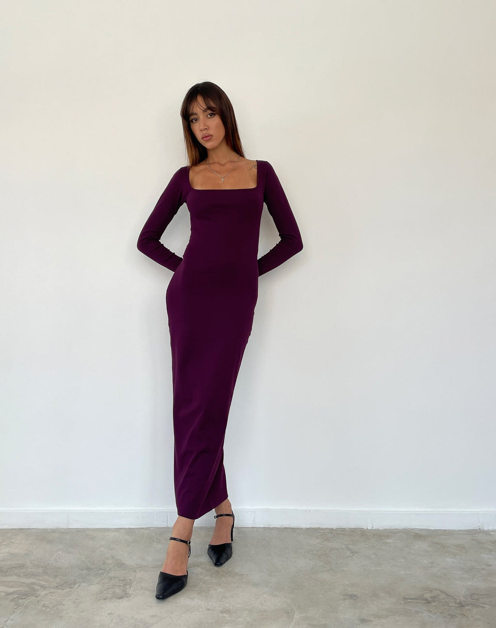 Samaira Maxi Dress met lange mouwen in Aubergine