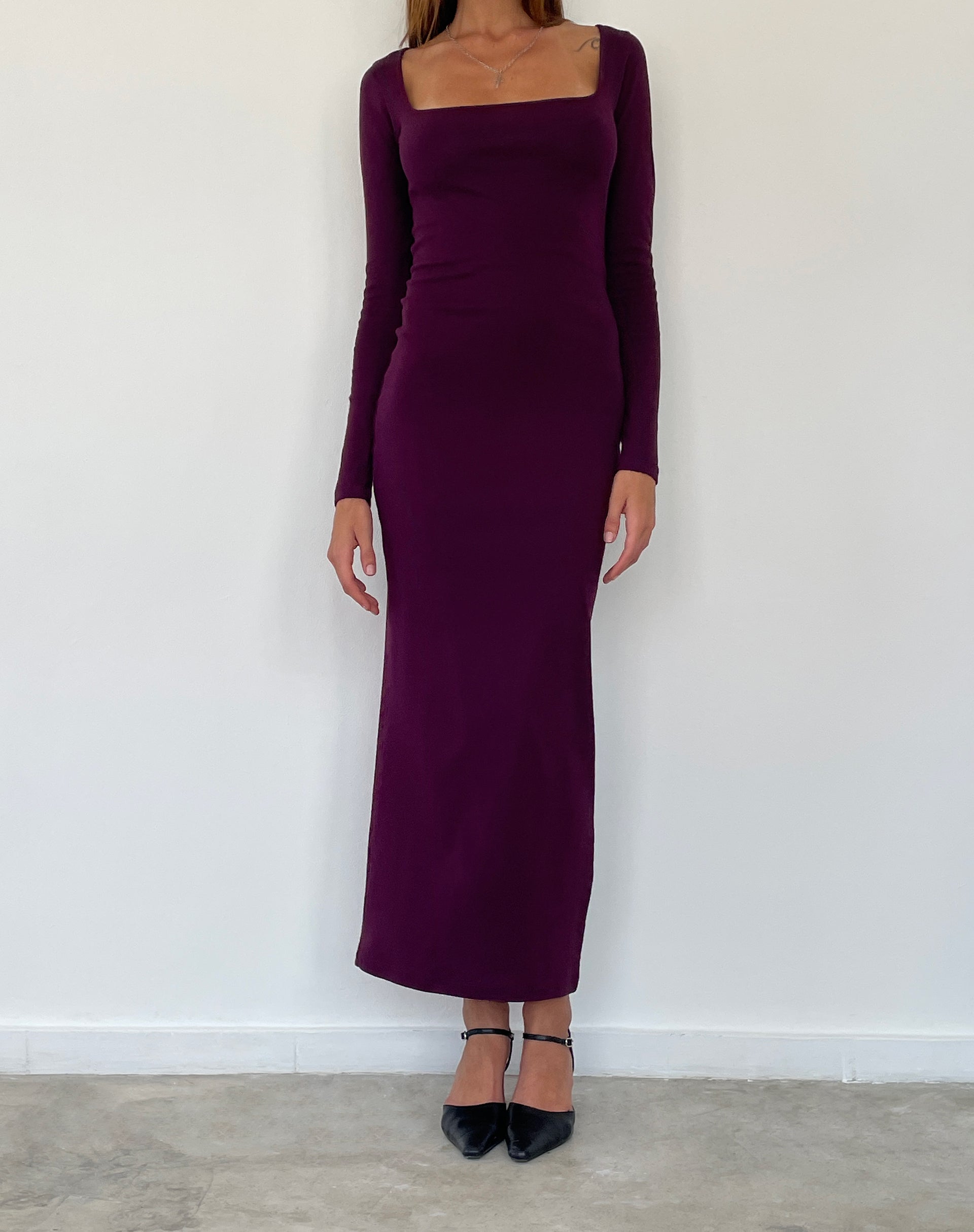 Afbeelding van Samaira Maxi Dress met lange mouwen in Aubergine