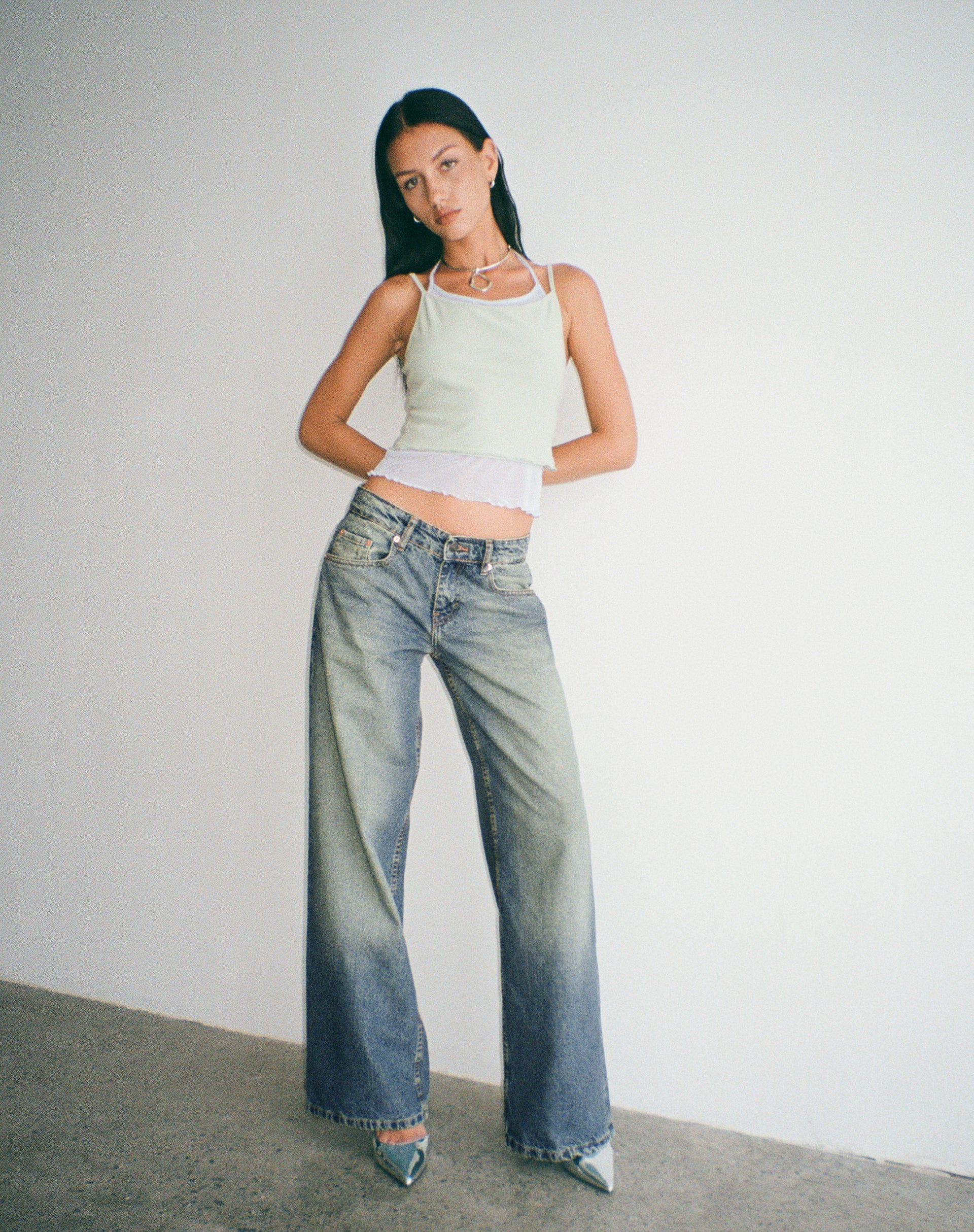Afbeelding van Roomy Extra Wide Low Rise Jeans in Extreem Blauw Groen