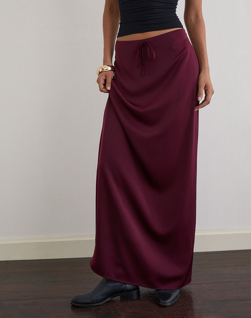 Sarinem Maxi Rok in Satijn Bourgondië
