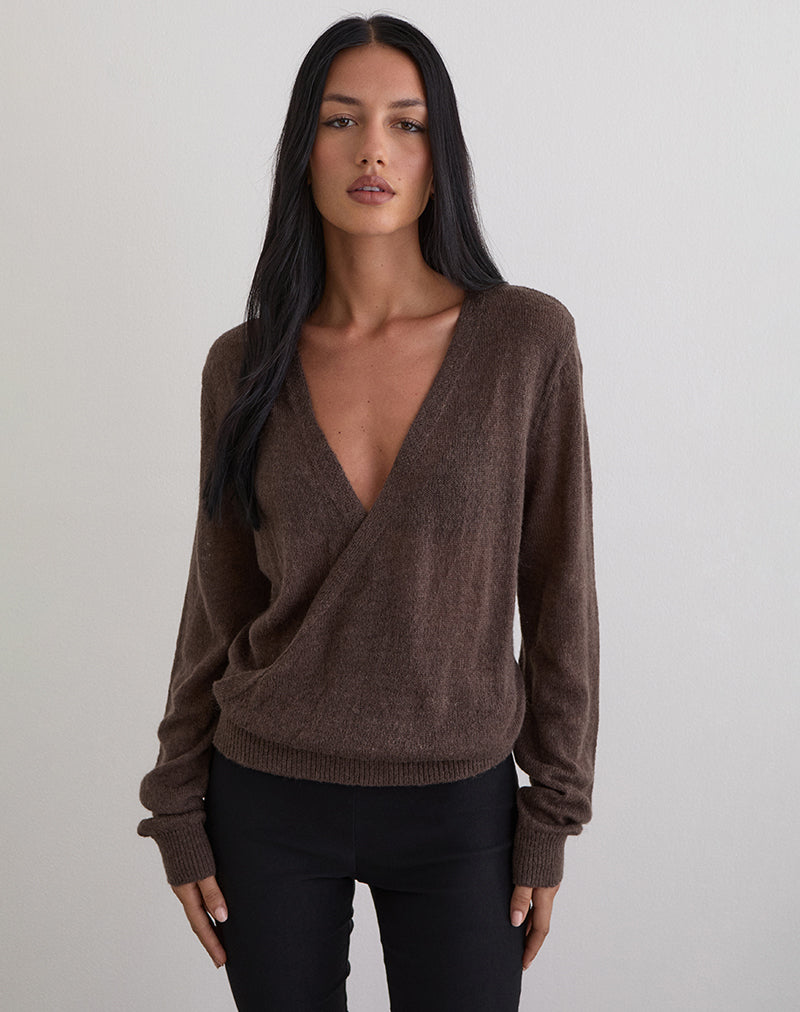 Afbeelding van Saroya Plunge Wrap Top in Knit Donkere Chocolade