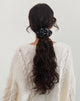 Afbeelding van Scrunchie in Floral Land Zwart
