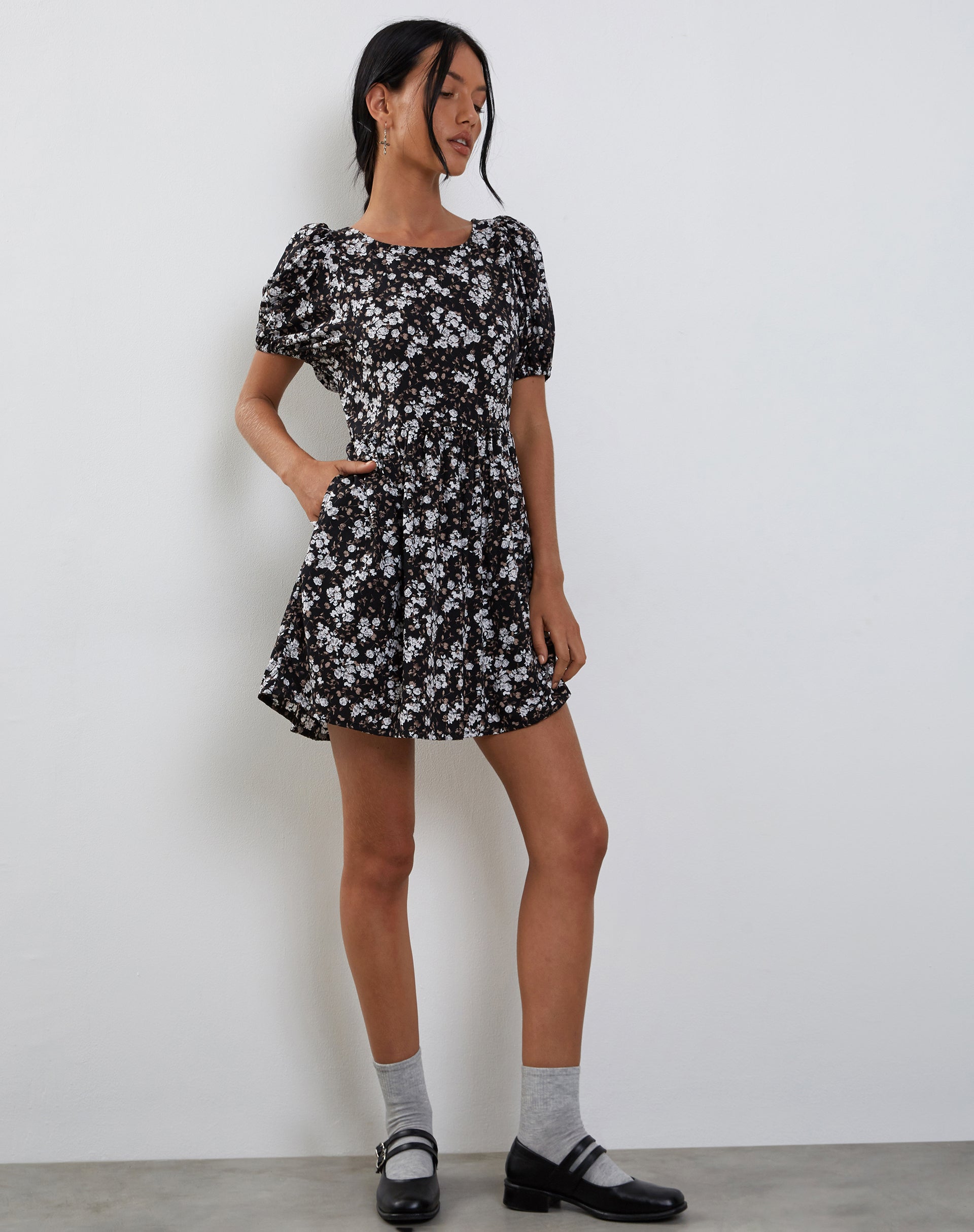 Afbeeldingen van Senza Mini Dress in Dark Wild Flower