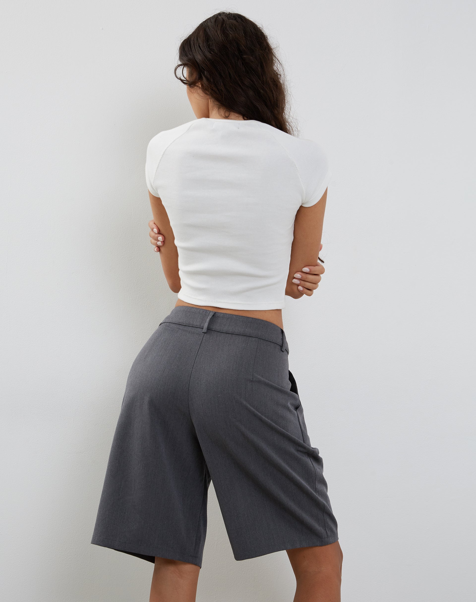 Afbeelding van Setya Long Line Getailleerde Shorts in Charcoal