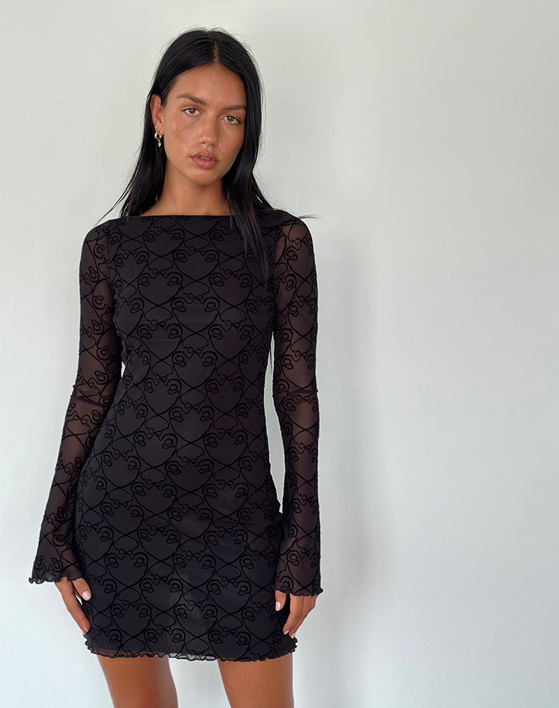 Afbeelding van Sevila Mini jurk met lange mouwen in zwart Queen of Heart Flock