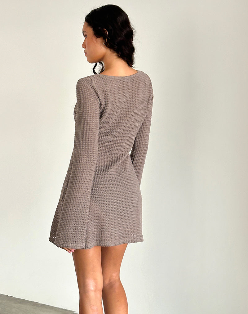 Afbeelding van Sevila Mini jurk met lange mouwen in licht taupe breisel