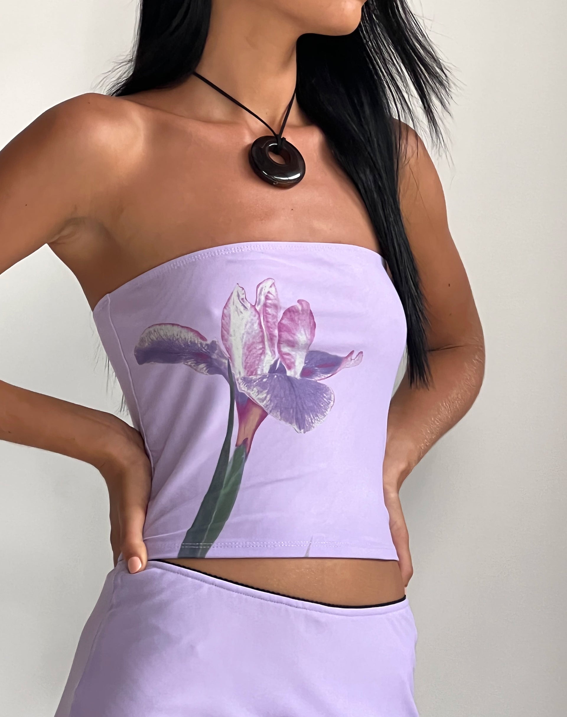 Afbeelding van Shae Bandeau Top in Lila Bloemlegging