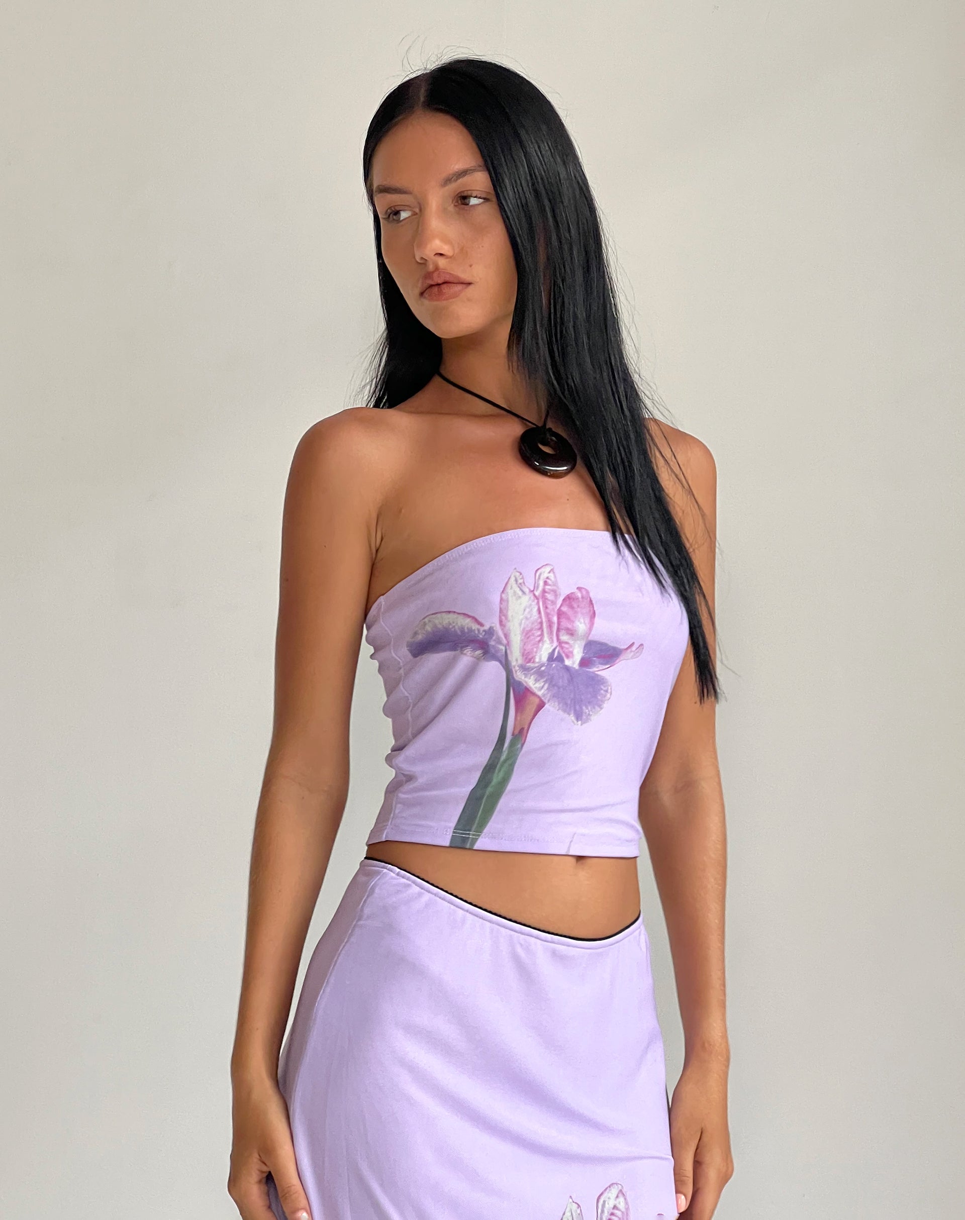 Afbeelding van Shae Bandeau Top in Lila Bloemlegging