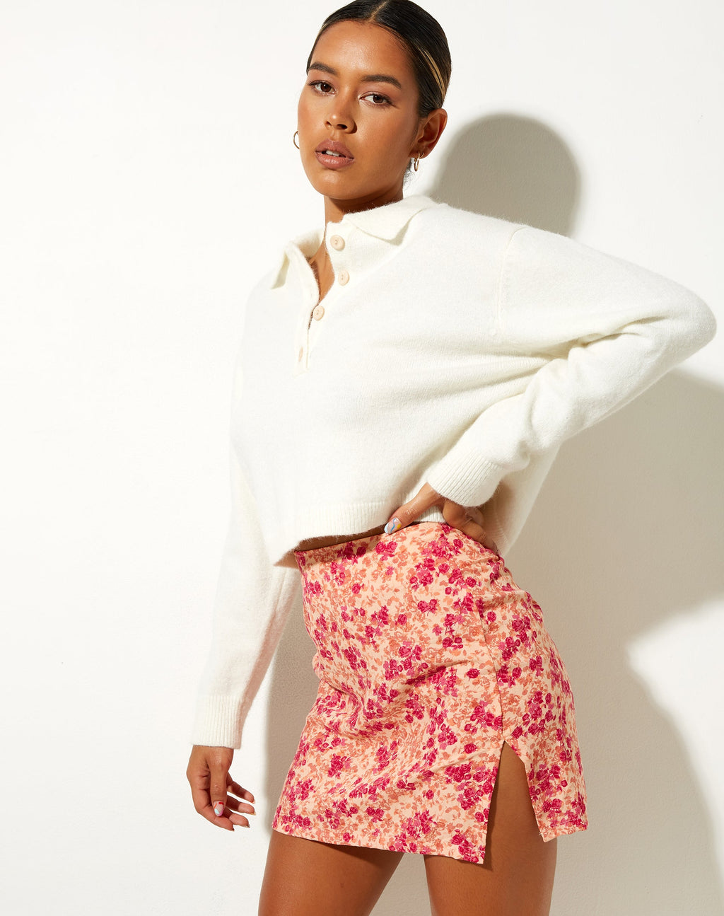 Sheny Mini Rok in Donkere Wilde Bloem Cantaloupe