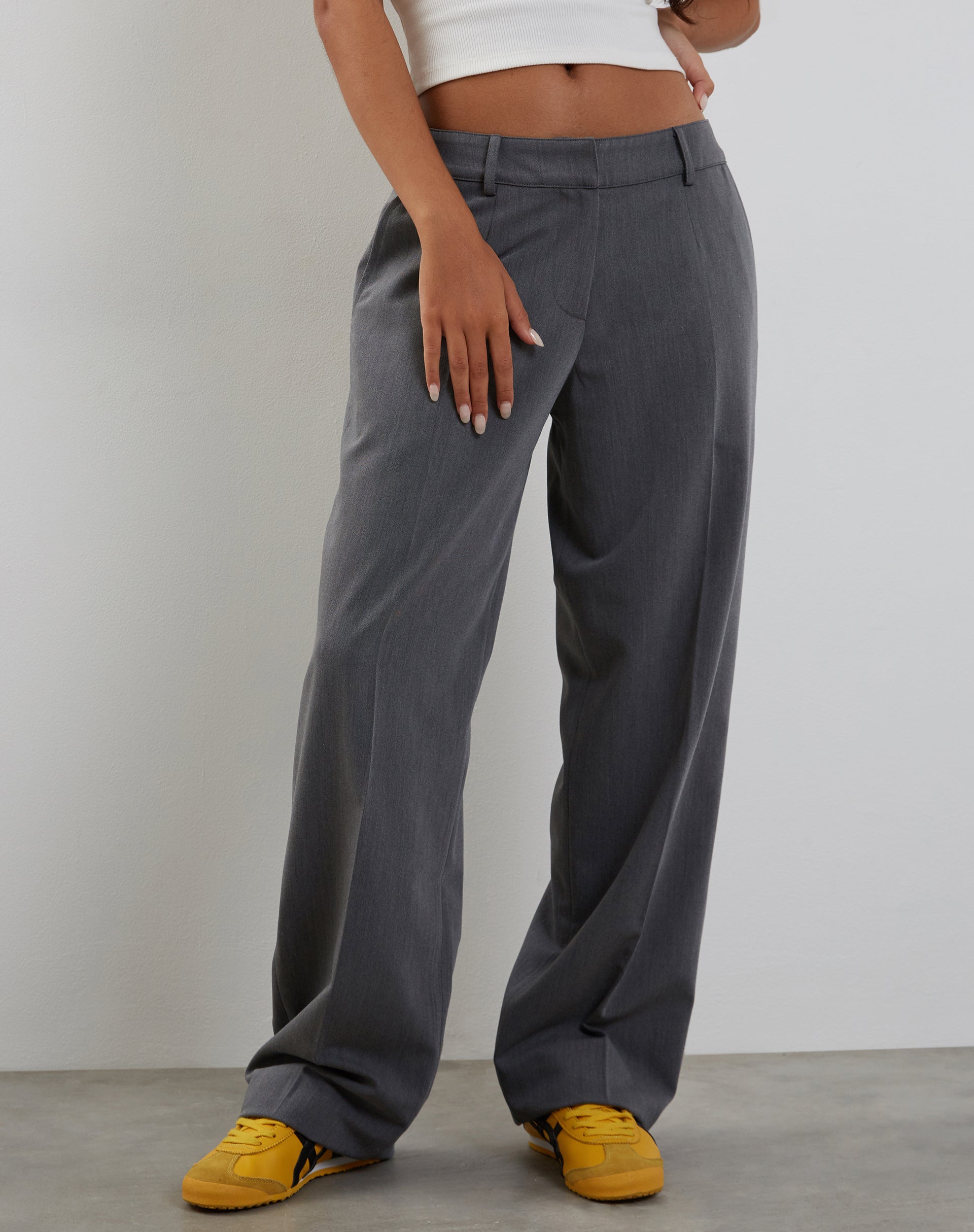 Afbeelding van Sirkia Lage Getailleerde Broek in Charcoal