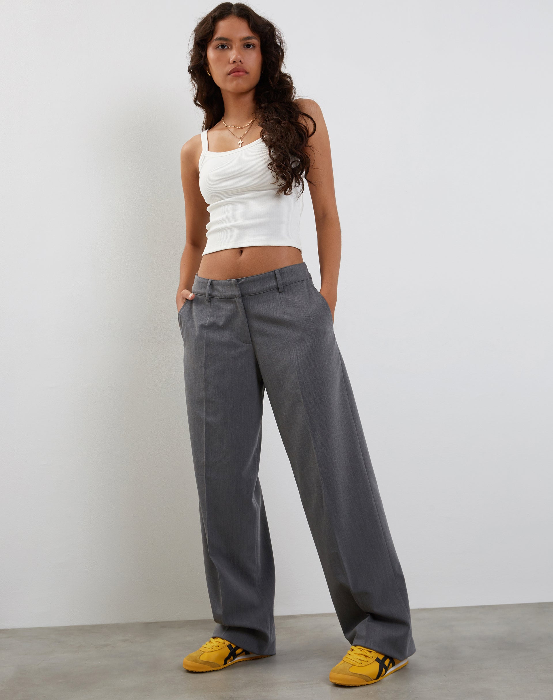 Afbeelding van Sirkia Lage Getailleerde Broek in Charcoal