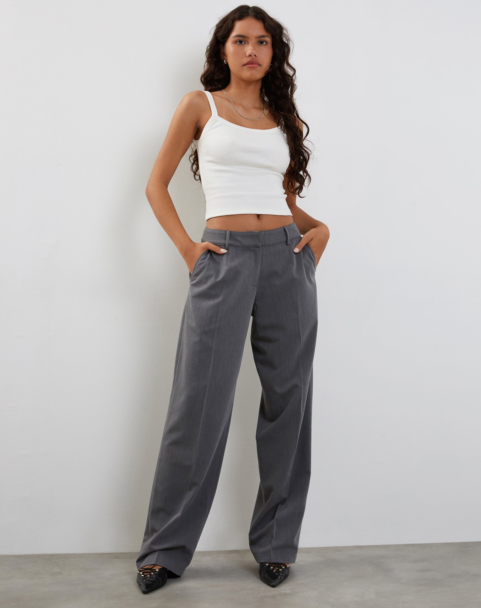 Afbeelding van Sirkia Lage Getailleerde Broek in Charcoal
