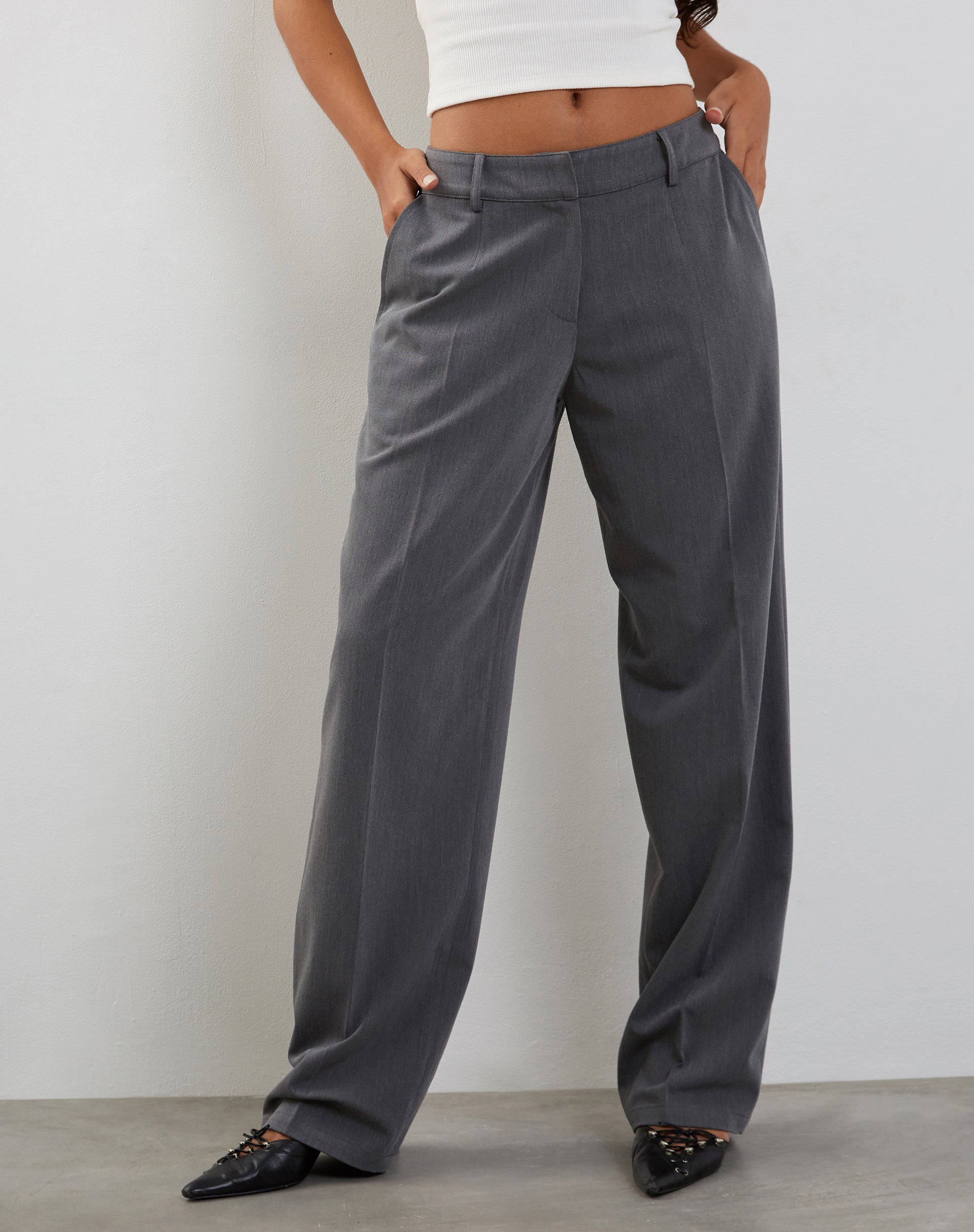 Afbeelding van Sirkia Lage Getailleerde Broek in Charcoal