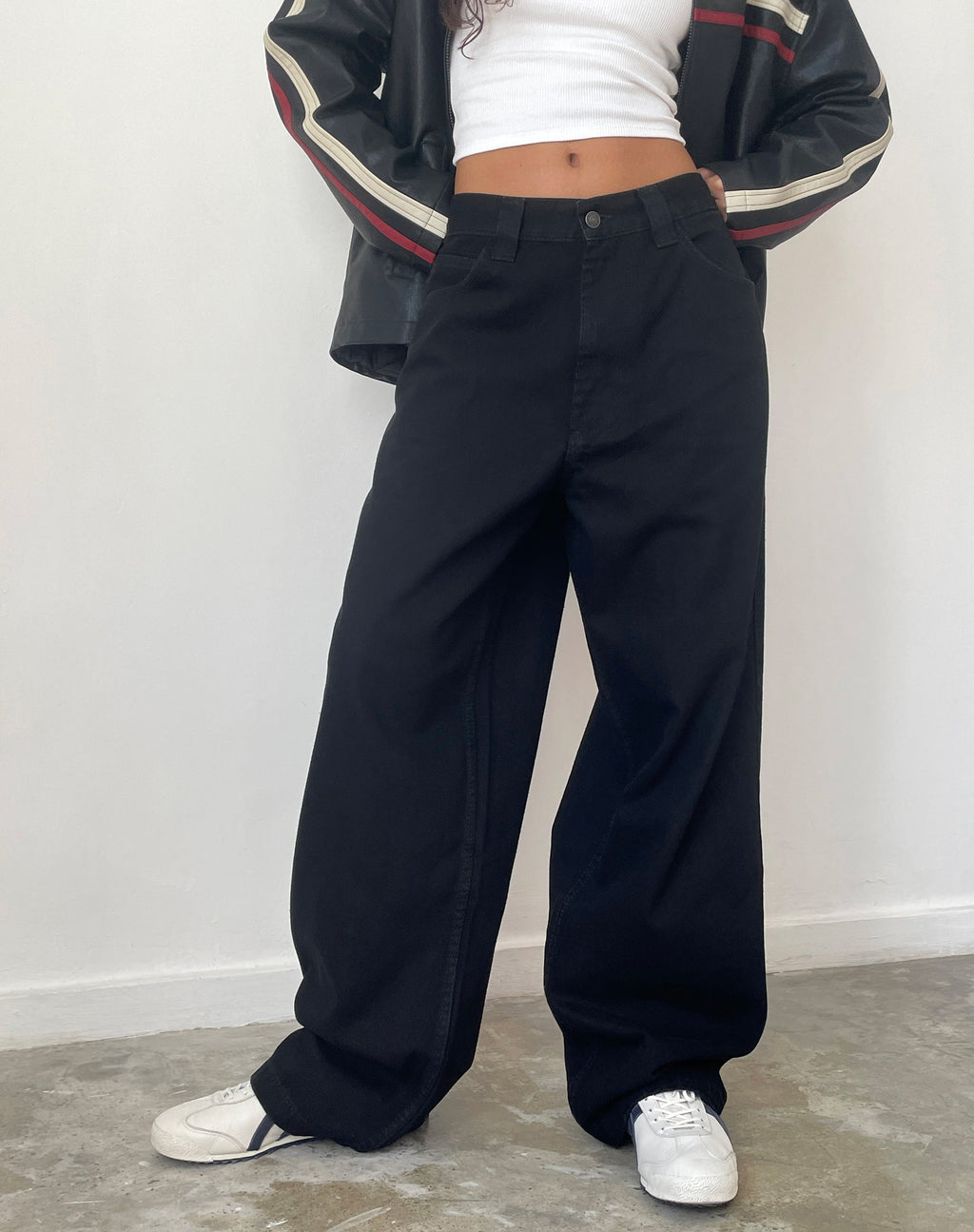 Skater laag uitgesneden Jean in Rinse Black