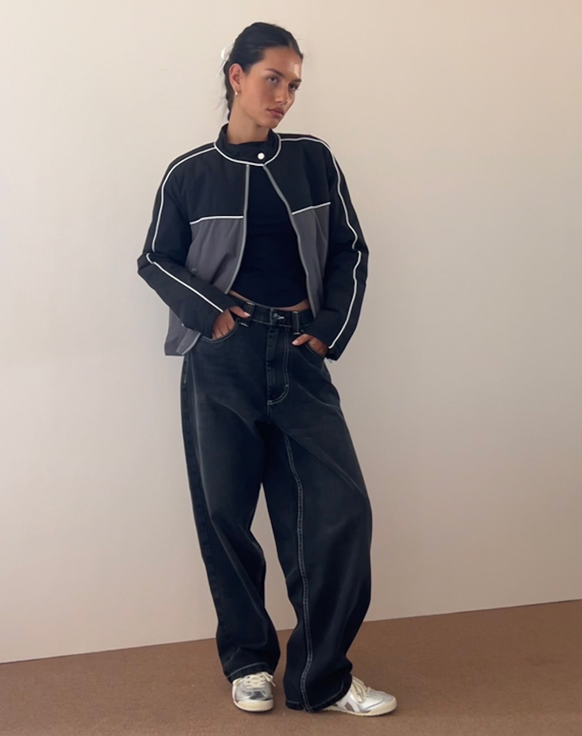 Afbeelding van Indira Jacket in zwart en donkergrijs